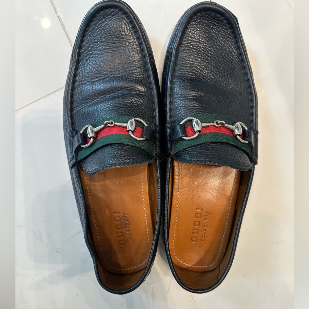Gucci Black Leather Slip-Ons with Red and Green Stripes